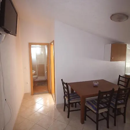 By The Sea Pisak, Omis - 12545 Mimice